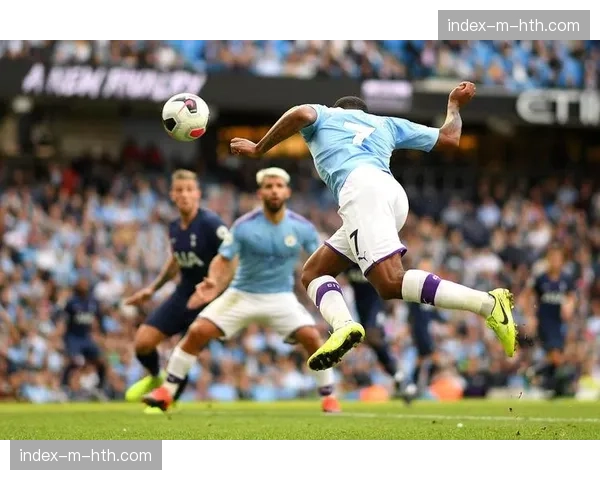 英超俱乐部开放训练日吸引数万球迷，社区联系加强