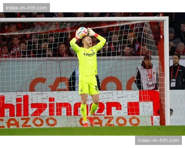 特写:布雷斯特的葡萄牙门将比佐特,本赛季已完成12场零封 特写:布雷斯特的葡萄牙门将比佐特,本赛季已完成12场零封